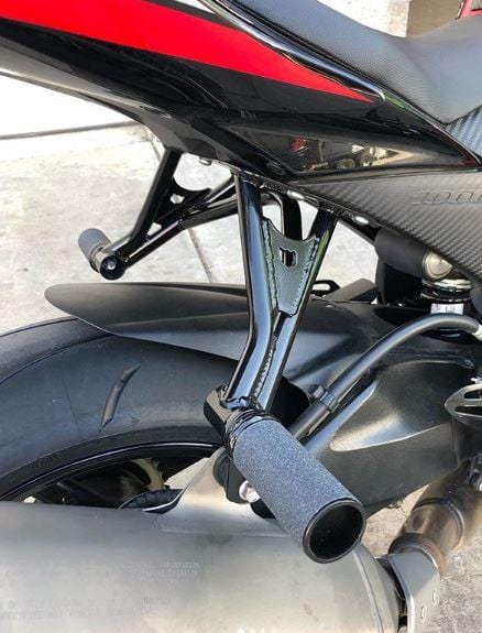 Racing 905 subcage rear stunt pegs red GSXR 1000 suzuki