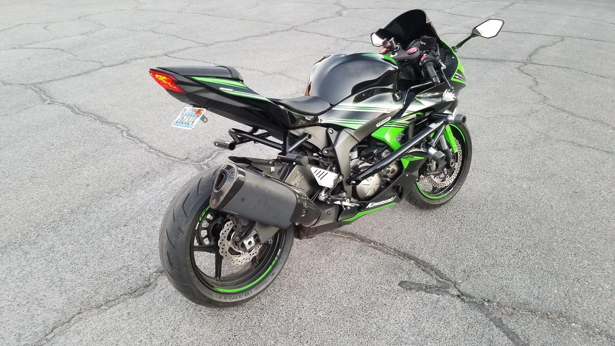 Black and Green Kawasaki zx6r 636 with cage and subcage