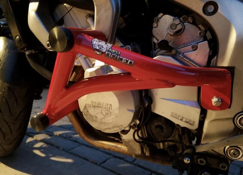Yamaha FZ6 crash cage in red not FZ6R