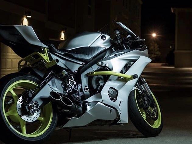 Yamaha R6 race rails white and yellow yzf dual exhaust shorty muffler