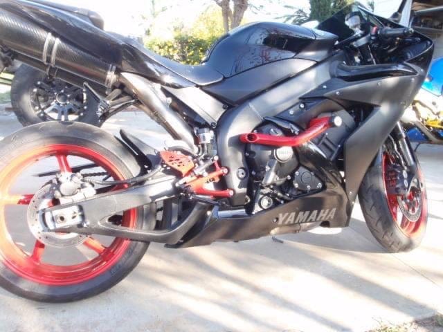 red black Yamaha R1 04-06 frame protection