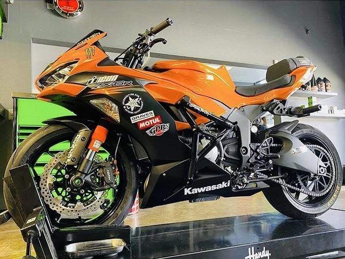 2020 Kawasaki ZX6R stuntbike Jason Britton with Impaktech cage