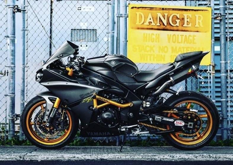 09-14 Yamaha R1 race rails Impaktech gold