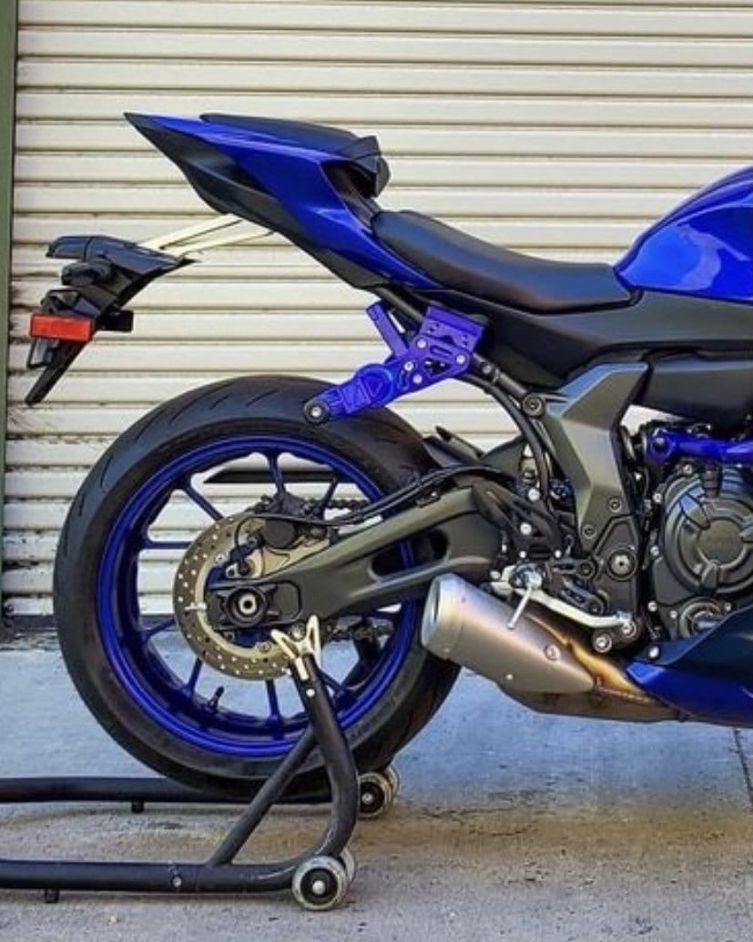 Yamaha R7 adjustable subcage rear stunt pegs