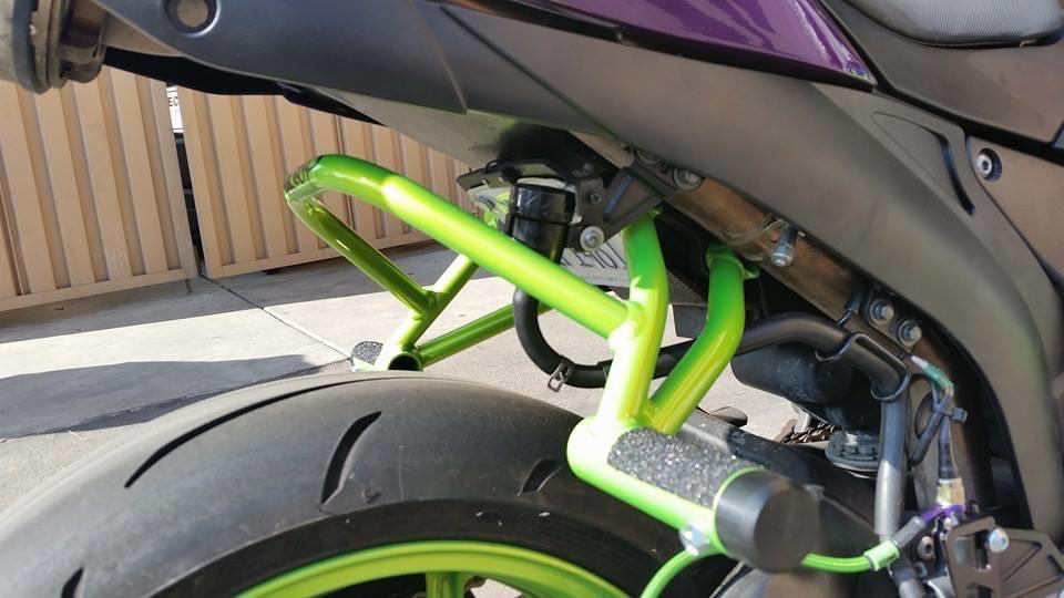 Honda 600rr subcage shocker yellow Impaktech